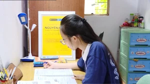 Ánh hào quang rồi sẽ tắt – Thủ khoa 2024 nói về hành trình trưởng thành thật sự