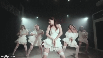 Chi Pu khoe vũ đạo sexy bỏng mắt trên nền nhạc của Britney Spear ảnh 3