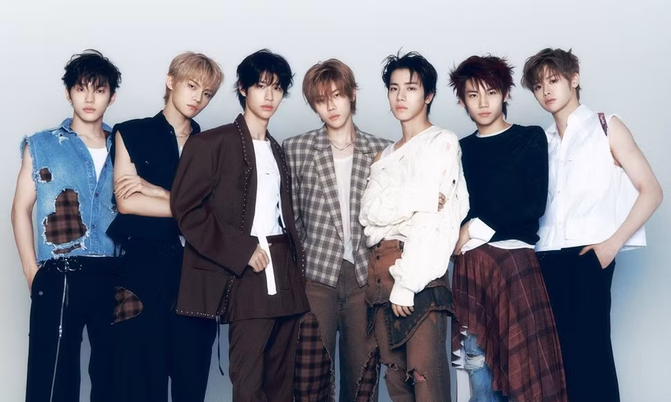 CLOSE YOUR EYES 'nhá hàng' tại '2026 The Fact Music Awards'