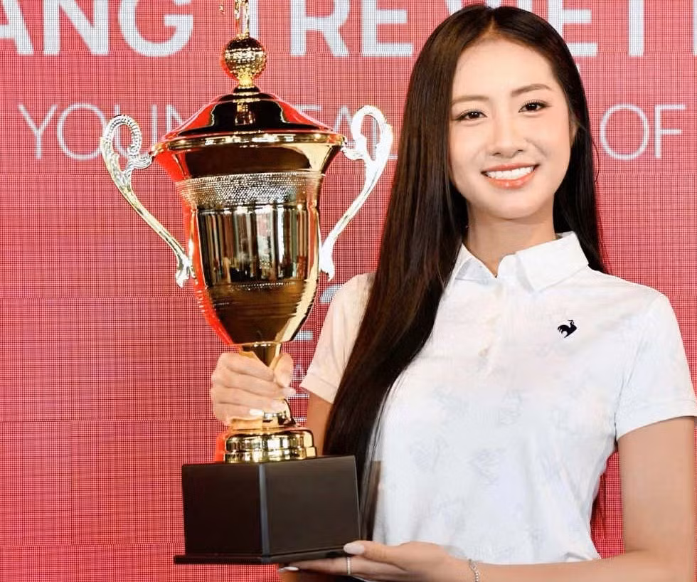 Hoa hậu Hà Trúc Linh là đại sứ giải Golf Non sông một dải lần thứ 2