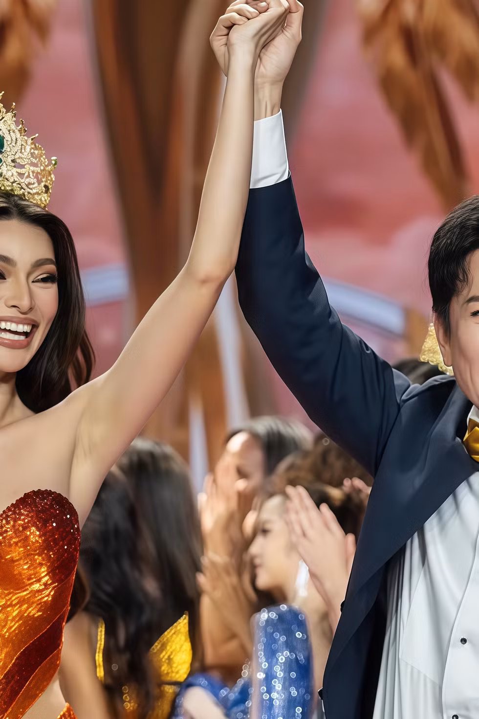 Ông Nawat đổi cách chọn Hoa hậu Hòa bình