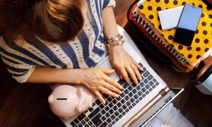 Những thói quen âm thầm "bào mòn" chiếc ví, khiến cuối tháng nhanh hết tiền