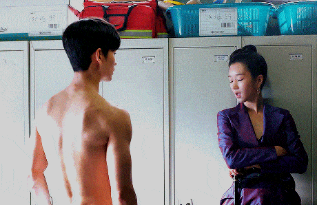 Bị chỉ trích gợi dục, 'Điên thì có sao' bất ngờ đứng top 1 Netflix