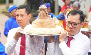 Độc đáo phong tục 'lên bô' dành cho nam nữ sinh năm 1977