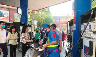 Giá xăng dầu đồng loạt tăng vào ngày mai?