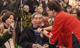 Nhạc sĩ Phạm Tuyên bước sang tuổi 97 gần như không thể nói, chỉ giao tiếp bằng mắt 