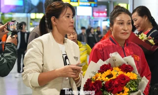 Trực tiếp: Hà Nội nồng nhiệt chào đón những nhà vô địch SEA Games 33 về nước