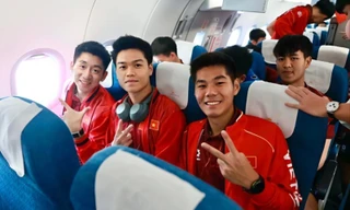 Trực tiếp: Người Hà Nội nồng nhiệt chào đón những nhà vô địch SEA Games 33 về nước