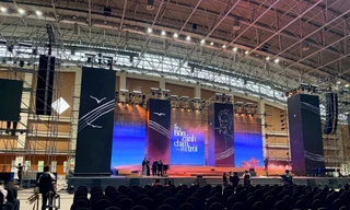 Đêm nhạc ở Hà Nội bị huỷ trước giờ diễn, khán giả phẫn nộ: 'Như trò hề'