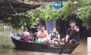 Bão số 13 Kalmaegi nguy hiểm nhất từ đầu năm, Bộ Văn hóa yêu cầu chuẩn bị phương án sơ tán khách du lịch