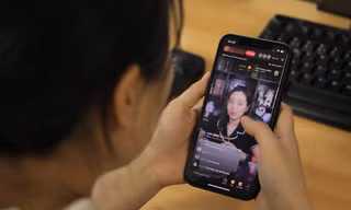 Livestream triệu view nuôi lớn rác mạng