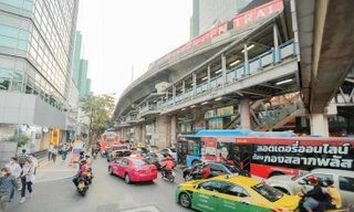 Nhiều nước kích hoạt làm việc online để giảm tiêu thụ xăng dầu