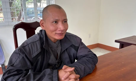 Ăn nhậu xong, gã đàn ông hiếp dâm con gái chủ nhà bị khuyết tật