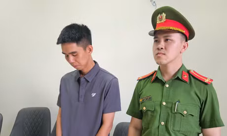 Mạo danh cán bộ sở để lừa đảo làm sổ đỏ, chiếm đoạt tài sản
