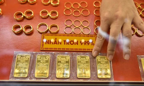 Giá vàng SJC lập kỷ lục mới, hơn 157 triệu đồng/lượng
