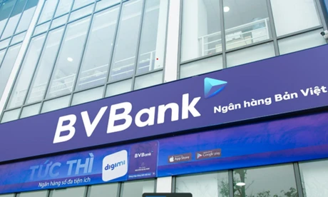 Ngân hàng liên tục thay lãnh đạo, đóng cửa phòng giao dịch 