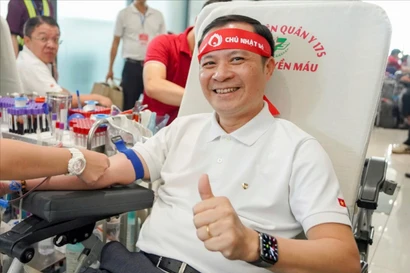 Thắp lửa ở Chủ Nhật Đỏ 