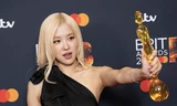 Rosé lập kỳ tích mới tại BRIT Awards, lịch trình tiếp theo là "náo loạn" Paris