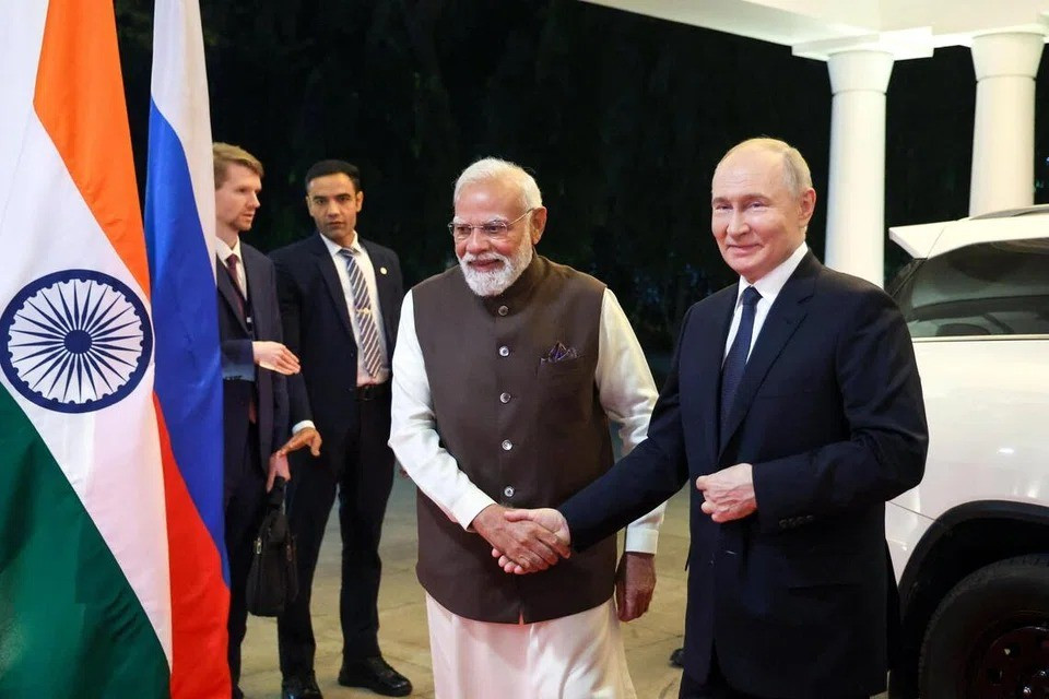 Tổng thống Vladimir Putin chỉ trích việc Mỹ trừng phạt Ấn Độ vì mua dầu Nga