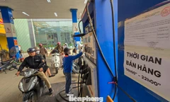 Một trường học ở TPHCM hỗ trợ phụ cấp xăng xe cho giảng viên