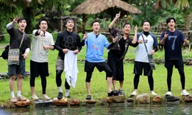 2 Ngày 1 Đêm tập 90: Trai đẹp "Mưa Đỏ" Steven Nguyễn, Đỗ Nhật Hoàng đấu tay đôi