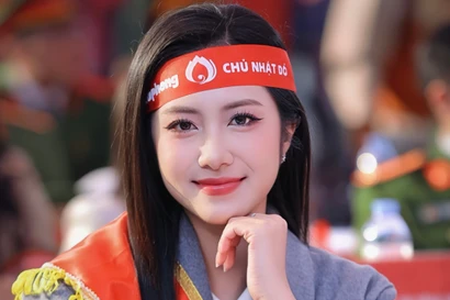 Hà Trúc Linh: 'Tôi ấn tượng khi sinh viên đến Chủ Nhật Đỏ đông và nhiệt huyết đến vậy'