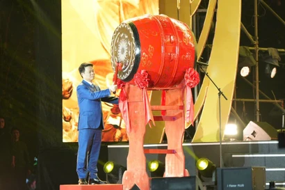 Khởi trống khai hội Côn Sơn - Kiếp Bạc