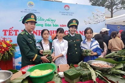 Nữ nhà văn áo lính tài năng và những việc làm nhân ái