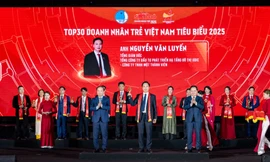 UDIC: Tổng Giám đốc Nguyễn Văn Luyến vinh danh Sao đỏ - Doanh nhân trẻ tiêu biểu 2025