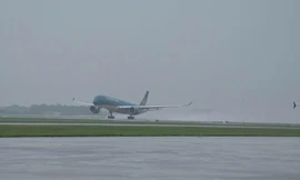 Sân bay Nội Bài ngập, hoạt động khai thác gián đoạn