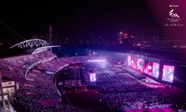 'Phải lòng' Bank Tím tại Em Xinh 'Say Hi' Concert Đêm 2 