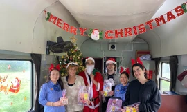 Giáng sinh ngập tràn trên chuyến tàu Bắc - Nam