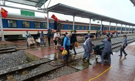 Hủy thêm nhiều chuyến tàu Bắc - Nam vì lũ lớn