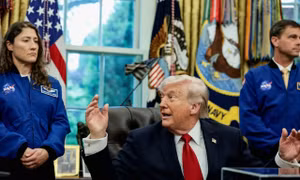 Tổng thống Mỹ Trump tuyên bố giữ nguyên phong toả để đưa Iran vào bàn đàm phán hạt nhân