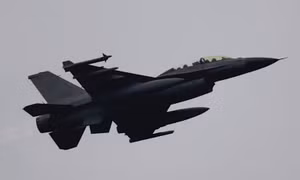 Đài Loan (Trung Quốc): Phi công lái F-16 bỏ máy bay, nhảy dù xuống biển