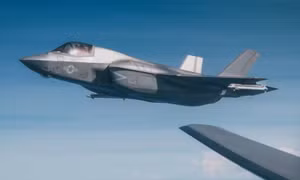 Tiêm kích tàng hình F-35 Mỹ hạ cánh khẩn cấp, nghi trúng hoả lực từ Iran