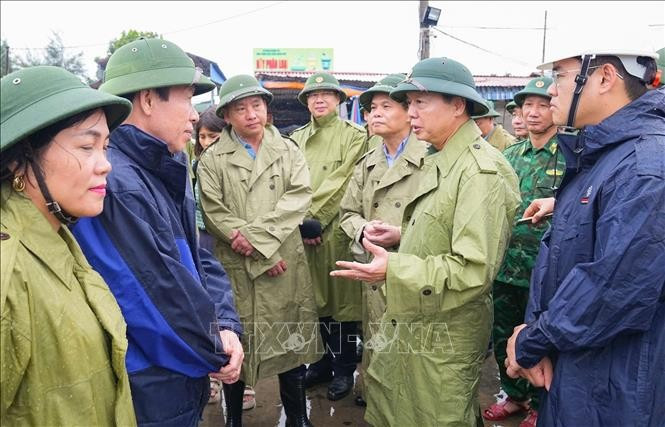 Phó Thủ tướng Chính phủ Trần Hồng Hà trực tiếp kiểm tra công tác phòng, chống bão số 3 (Wipha) tại Hải Phòng. Ảnh: Hoàng Ngọc/TTXVN