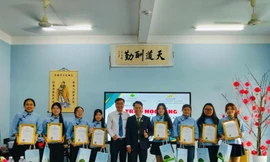 Cathay Life Việt Nam trao học bổng cho sinh viên tại khu vực Đồng Nai