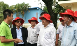 Lãnh đạo xã Hưng Long thăm và chúc mừng Công ty VWS nhân Ngày Doanh nhân Việt Nam