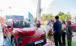 VinFast Limo Green được ví như… 'máy cày tiền' mới của các bác tài dịch vụ