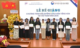 Bế giảng Chương trình bồi dưỡng giáo viên tiếng Hàn 2025: Tiếp nối sứ mệnh kết nối Việt – Hàn 