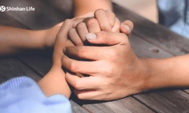 Shinhan Life Việt Nam chi trả quyền lợi bảo hiểm cho khách hàng trong vụ lật tàu tại Hạ Long