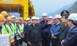 Kỳ tích hạ tầng đưa đất nước vươn mình