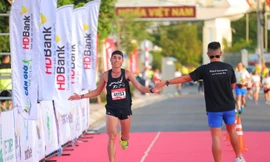 Huỳnh Anh Khôi - Văn Tâm - Đan Quyết làm nóng đường đua HDBank Green Marathon 2025