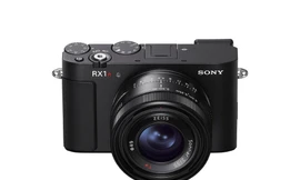 Sony ra mắt máy ảnh compact đỉnh cao RX1R III với cảm biến full-frame 61MP và bộ xử lý AI 