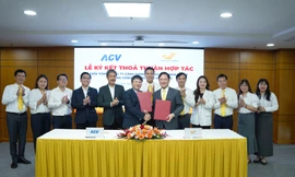 Bưu điện Việt Nam và Cảng Hàng không Việt Nam ký thỏa thuận hợp tác 