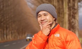 Phạm Đình Tiến 'gieo' nụ cười qua điêu khắc