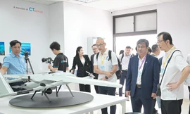Món quà 20/11 đặc biệt của CT Group: LAB UAV dẫn dắt robot nông nghiệp tặng ĐH Cần Thơ