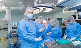 Bệnh nhân 7 tuổi mắc ung thư xương giữ được đôi chân nhờ công nghệ in 3D cá thể hóa