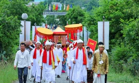 Khi con người biết cúi đầu trước trời đất và mỉm cười với nhau